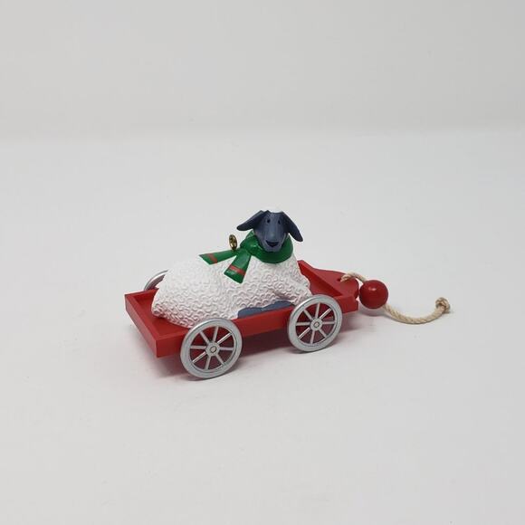 1989 Hallmark Nostalgic Lamb Keepsake Handcrafted Holiday Christmas Ornament. - Picture 4 of 5